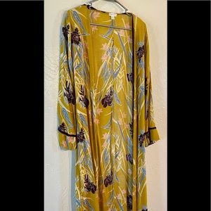 Yellow, flowered duster